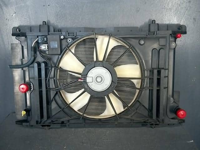 Radiator TOYOTA Auris 2008 DBA-NZE15 — photo 2