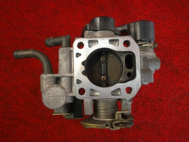 Throttle Body NISSAN Bluebird 1996 E-EU14 — photo 2