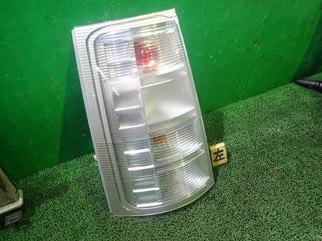 Left Tail Light TOYOTA Sienta 2007 DBA-NCP81G — photo 3