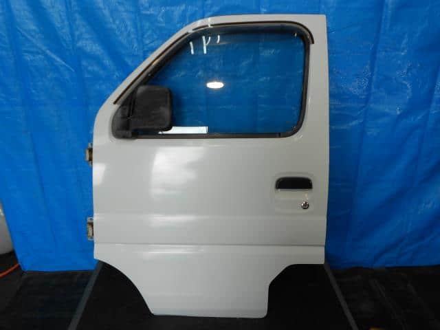 Front Left Door Assembly SUZUKI Carry 2000 GD-DB52T 6800279A02 — photo 1