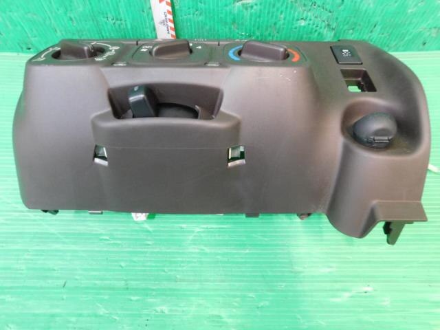 A/C Control Panel TOYOTA Passo 2015 DBA-KGC30 — photo 2