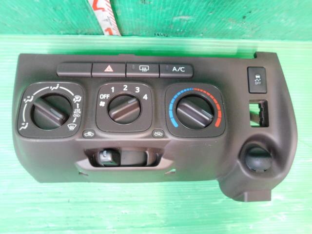 A/C Control Panel TOYOTA Passo 2015 DBA-KGC30 — photo 1