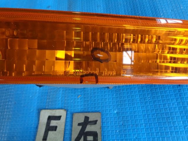 Right Side Marker Light HONDA Acty 1993 V-HA4 33300SJ8J52 — photo 2