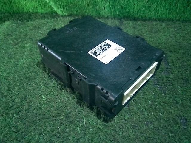 Transmission Computer TOYOTA Prius 2009 DAA-ZVW30 — photo 4