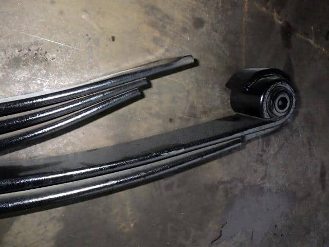 Rear Right Leaf Spring Assembly HINO Ranger 2010 BKG-FC7JCYA — photo 3