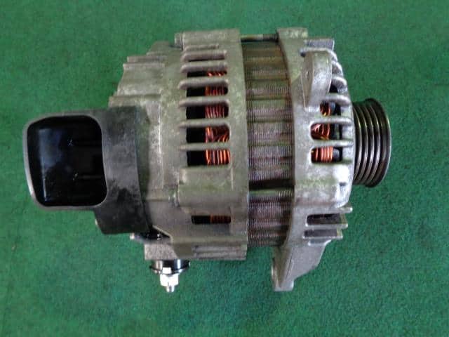 Alternator NISSAN March 2007 DBA-AK12 — photo 1