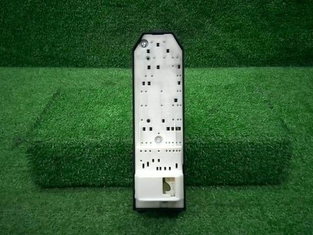 Power Window Switch TOYOTA Auris 2007 DBA-ZRE15 — photo 2