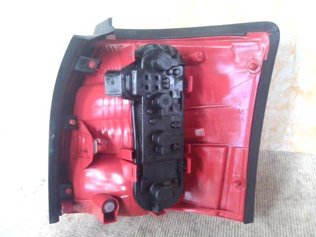 Left Tail Light AUDI Audi a4 2002 GH-8EAMBF — photo 2