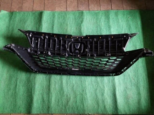 Radiator Grille HONDA Freed 2019 6AA-GB7 — photo 2
