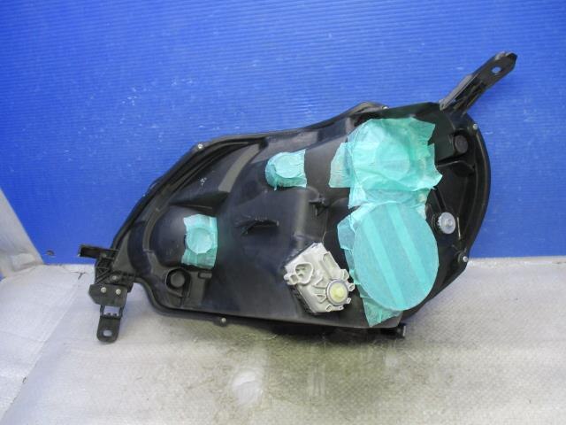 Right Headlight TOYOTA Porte 2012 DBA-NCP141 — photo 2