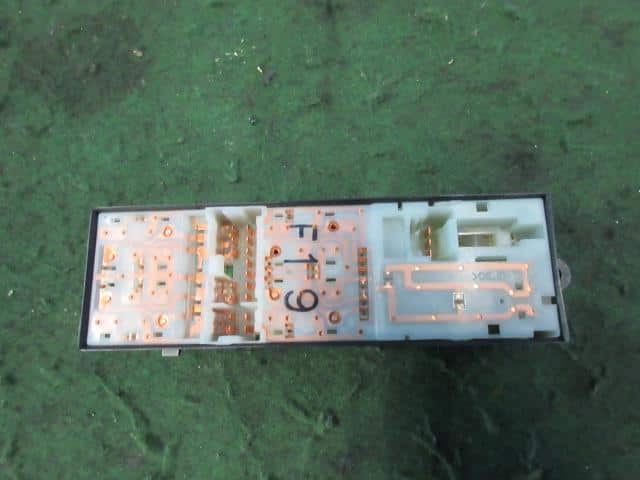 Power Window Switch SUBARU Impreza 2006 LA-GG3 83071FE190 — photo 2