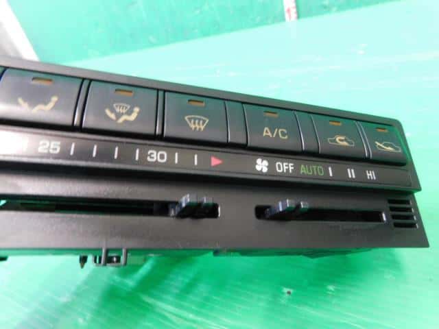 A/C Control Panel TOYOTA Chaser 1992 Q-LX80 — photo 2