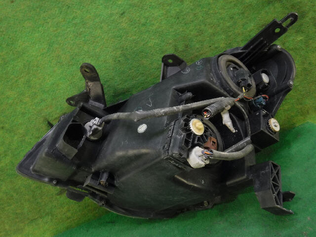 Right Headlight NISSAN Bluebird Sylphy 2010 DBA-KG11 — photo 3