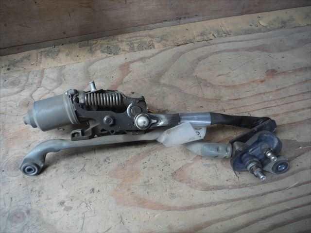 Front Wiper Motor TOYOTA Ractis 2012 DBA-NCP125 — photo 3