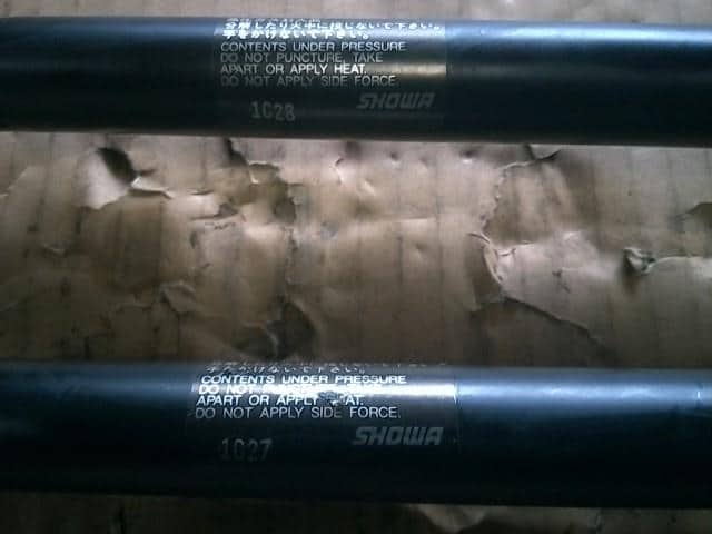 Tail Gate Damper SUZUKI Wagon R 2001 LA-MC22S 8185076F00 — photo 2