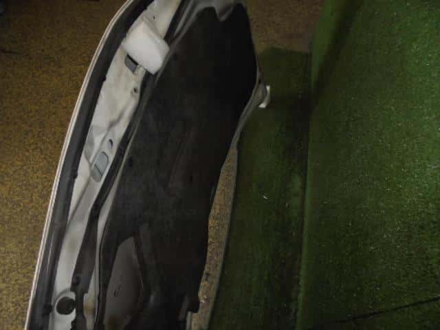 Bonnet Hood MAZDA Premacy 2002 TA-CP8W — photo 4