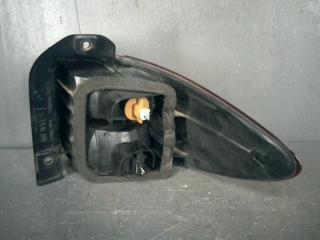 Left Tail Light TOYOTA Estima 2002 TA-ACR30 — photo 2