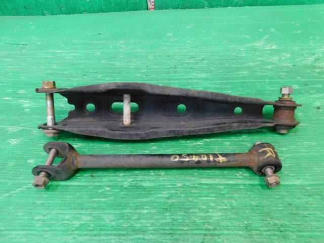 Rear Right Lower Control Arm TOYOTA Mark II 2003 TA-GX110 — photo 3