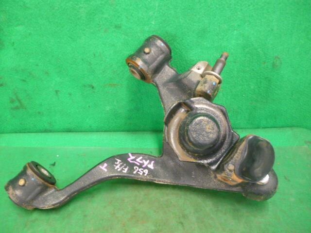 Front Left Lower Control Arm NISSAN Atlas 2011 BKG-AMR85AN — photo 3