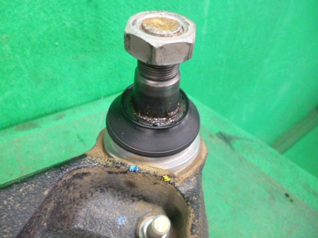 Front Left Lower Control Arm NISSAN Atlas 2011 BKG-AMR85AN — photo 2