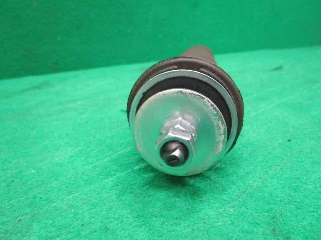 Rear Right Shock Absorber TOYOTA Corolla Axio 2015 DBA-NZE161 — photo 5
