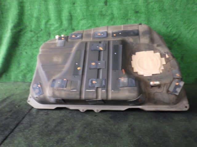 Fuel Tank NISSAN Serena 2013 DAA-HFC26 — photo 1