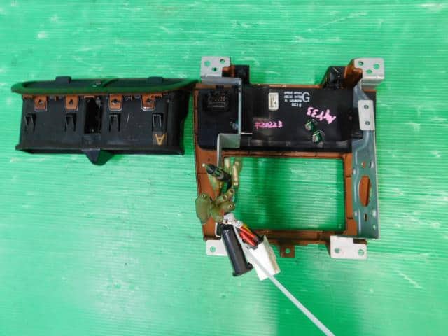 NISSAN Gloria 1999 E-MY33 — photo 5
