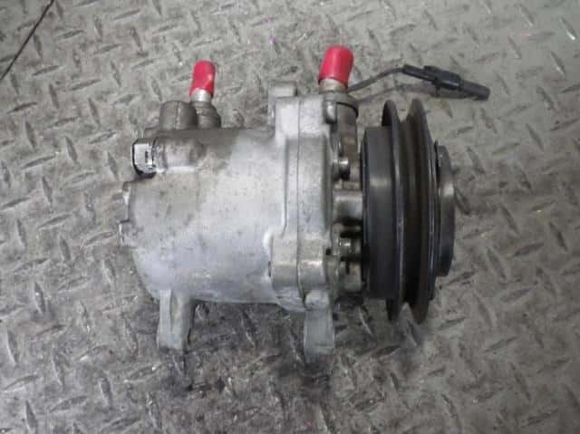 A/C Compressor NISSAN Moco 2004 CBA-MG21 — photo 3