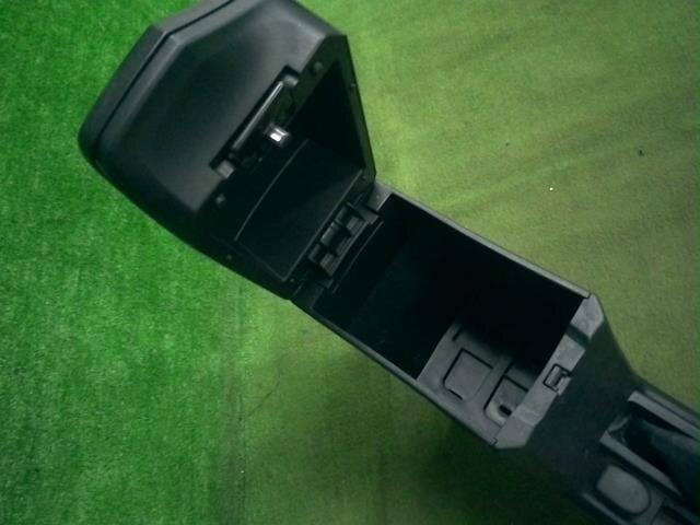 Console Box TOYOTA Corolla Axio 2013 DBA-NRE160 — photo 4
