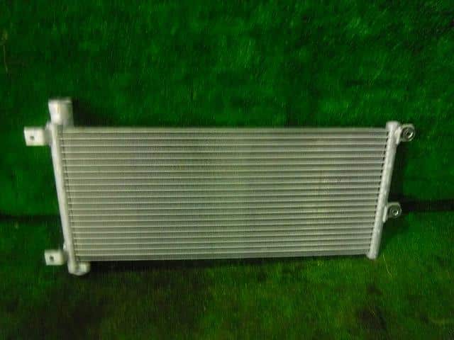 Condenser NISSAN Nt100 clipper 2019 EBD-DR16 — photo 1