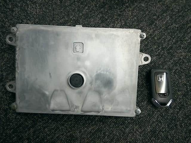 Engine Control Unit HONDA Odyssey 2013 DBA-RC2 — photo 2