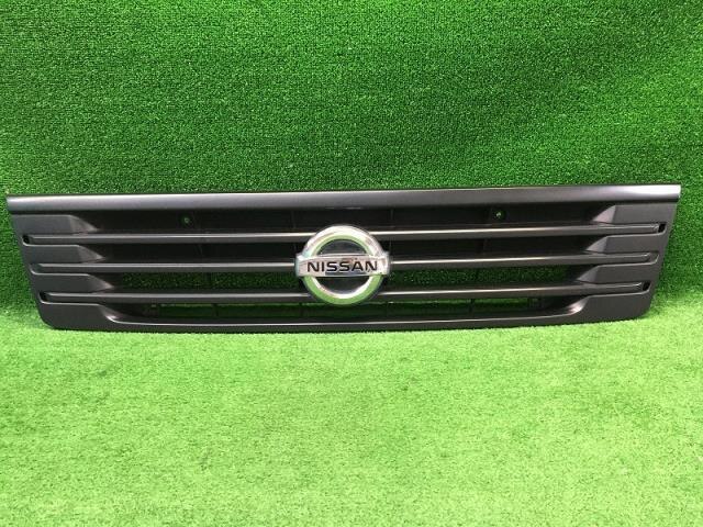 Radiator Grille NISSAN Caravan Van 2001 GE-CQGE25 — photo 1