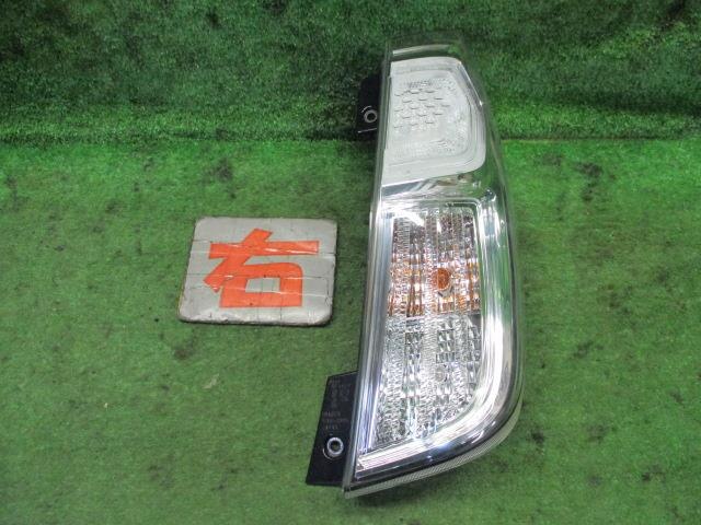 Right Tail Light NISSAN Dayz roox 2014 DBA-B21A — photo 1