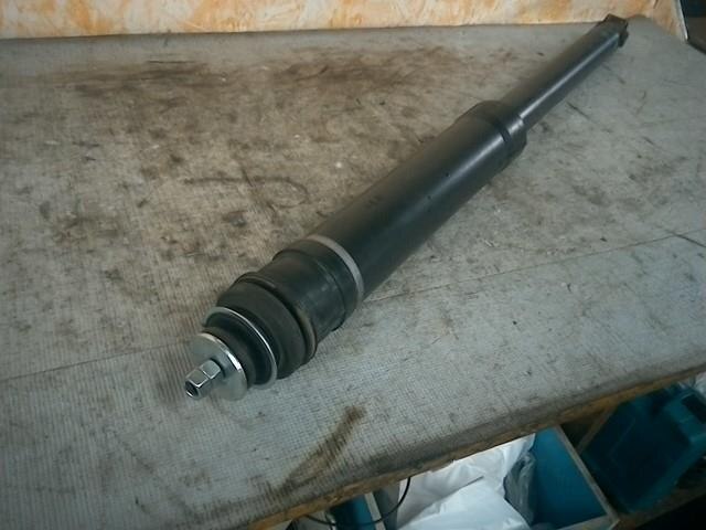 Rear Left Shock Absorber TOYOTA Vitz 2014 DBA-NSP135 — photo 4