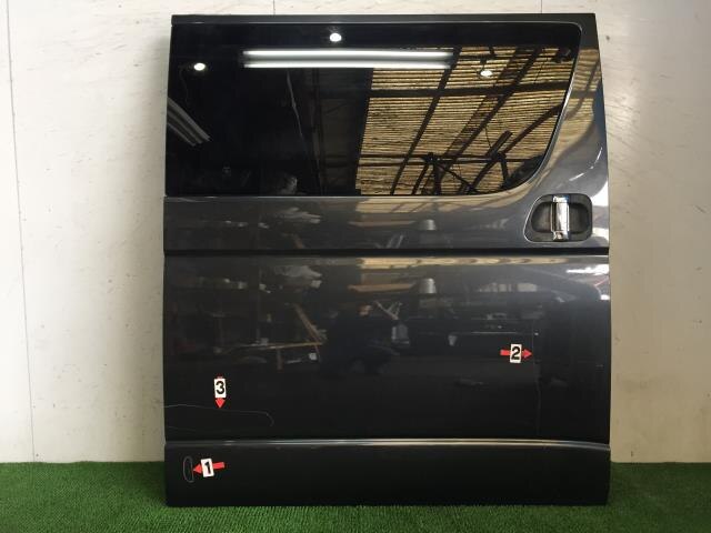 Rear Right Door Assembly TOYOTA Hiace 2005 KR-KDH200 — photo 1