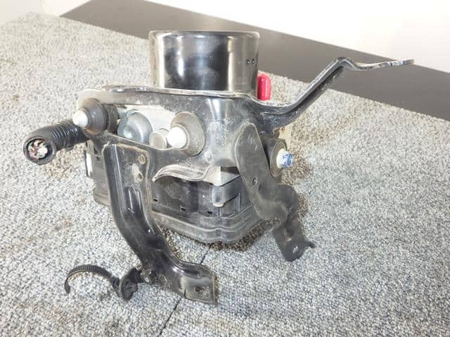 ABS Actuator HONDA Insight 2011 DAA-ZE2 — photo 2