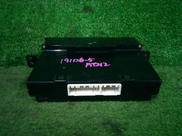 A/C Control Panel TOYOTA Carina 1998 GF-AT212 — photo 3