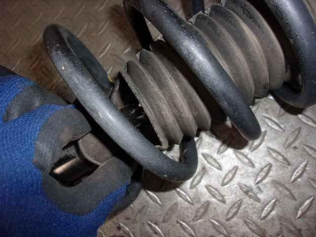 Front Left Strut TOYOTA Sienta 2008 DBA-NCP81G — photo 4