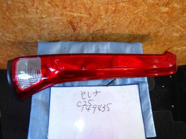Right Tail Light NISSAN Serena 2006 DBA-C25 — photo 1