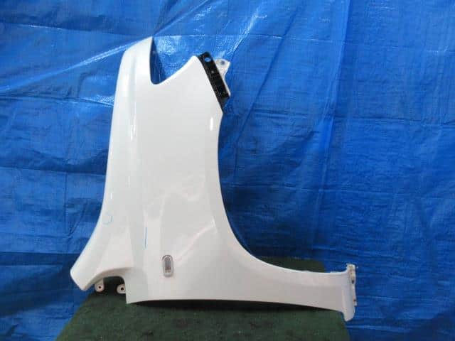 Right Fender Panel HONDA Mobilio Spike 2006 DBA-GK1 — photo 1