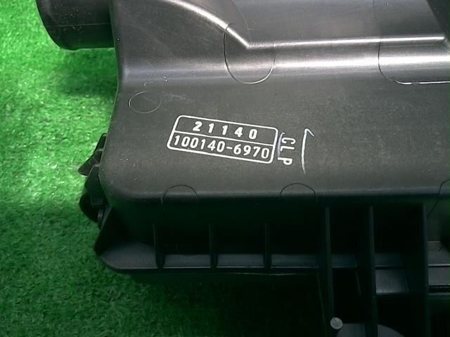Air Cleaner Assembly TOYOTA Prius 2009 DAA-NHW20 — photo 2