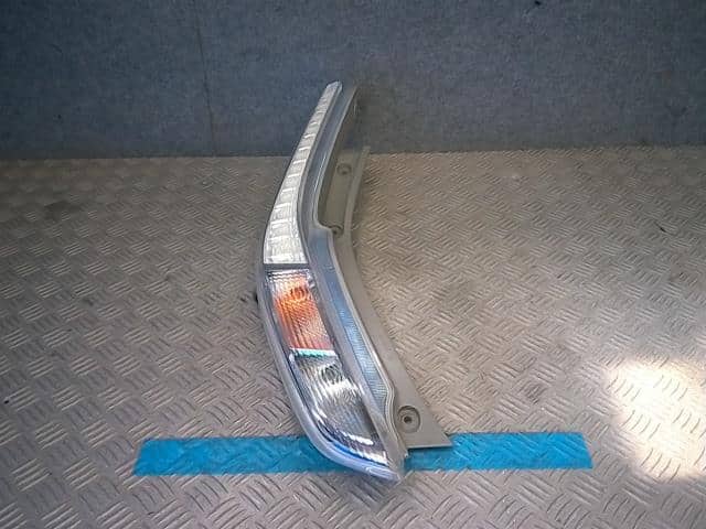 Left Tail Light NISSAN Leaf_ 2011 ZAA-ZE0 — photo 1