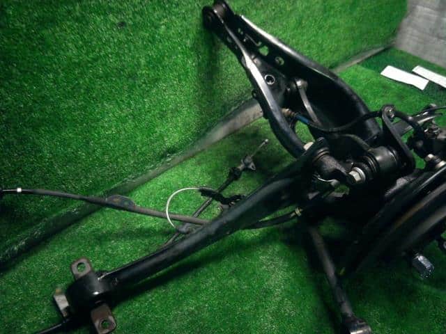 Rear Left Knuckle Hub Assembly TOYOTA Auris 2012 DBA-ZRE186 — photo 3