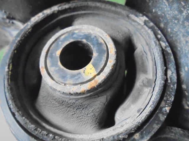 Front Left Lower Control Arm HONDA Fit 2011 DBA-GE6 — photo 3