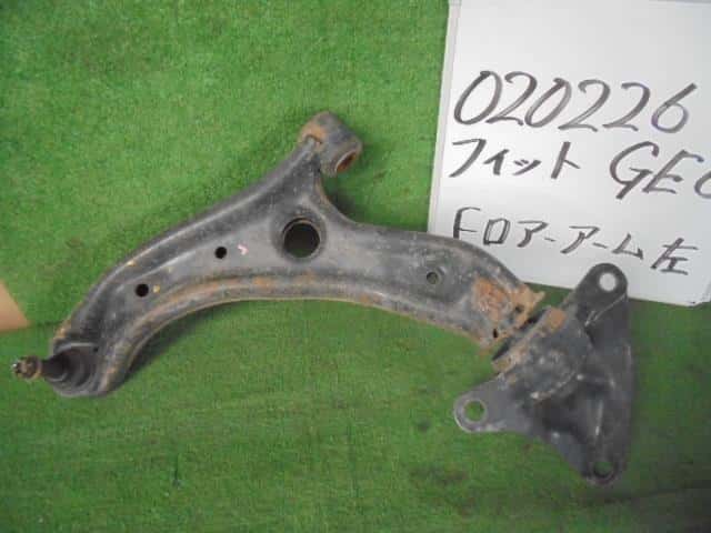 Front Left Lower Control Arm HONDA Fit 2011 DBA-GE6 — photo 1