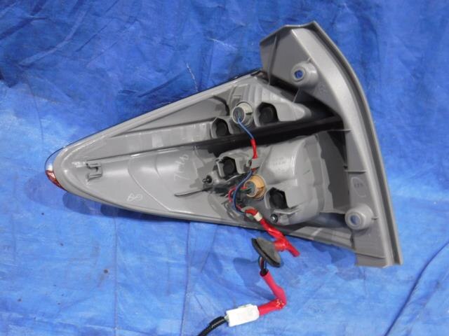 Right Tail Light TOYOTA Ractis 2011 DBA-NSP120 — photo 3