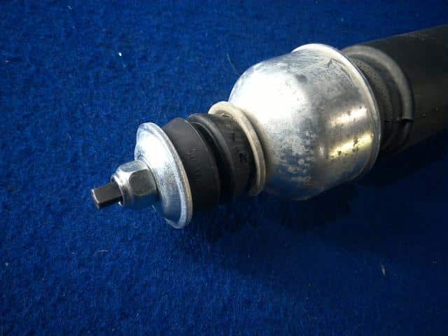 Rear Right Shock Absorber NISSAN JUKE 2011 DBA-YF15 — photo 5