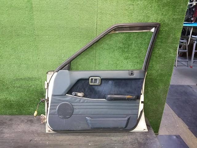 Front Right Door Assembly NISSAN Skyline 1989 E-FJR31 — photo 2