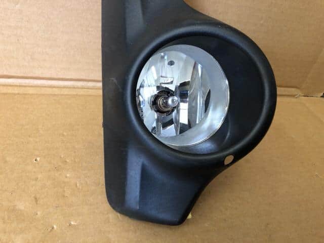 Right Fog Light MITSUBISHI Ek custom 2013 DBA-B11W — photo 4