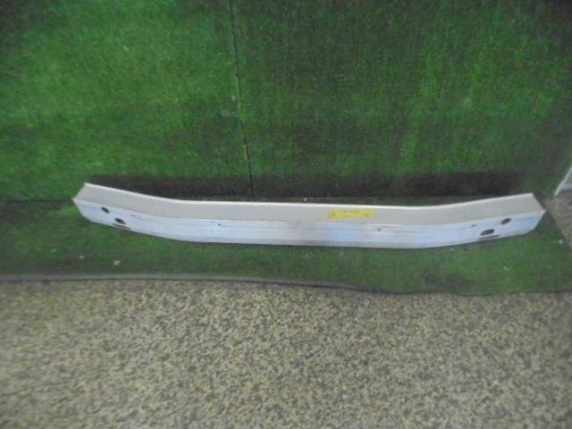 Front Bumper Reinforcement TOYOTA Harrier 2003 UA-MCU35 — photo 1